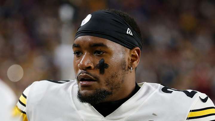 Steelers Cut Kameron Kelly Following Arrest in Bar Incident