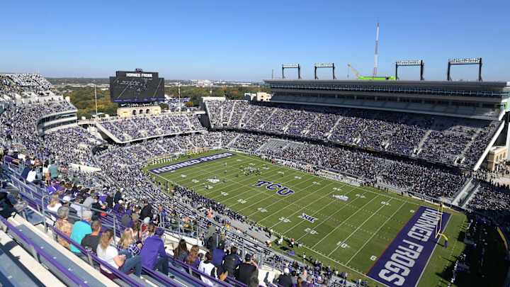 Weekend Hot Clicks: TCU Put on Probation After Light Bulb Scandal