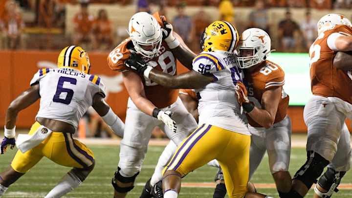 Texas Football: Derek Kerstetter to Tackle Tough Task in Front of Hometown Crowd