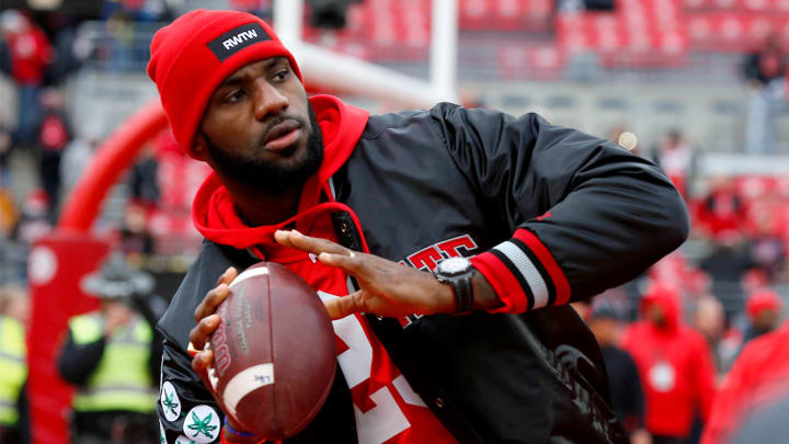 LeBron James Gifts Ohio State Football Beats Headphones Ahead of Fiesta Bowl LeBron James Gifts Ohio State Football Beats Headphones Ahead of Fiesta Bowl
