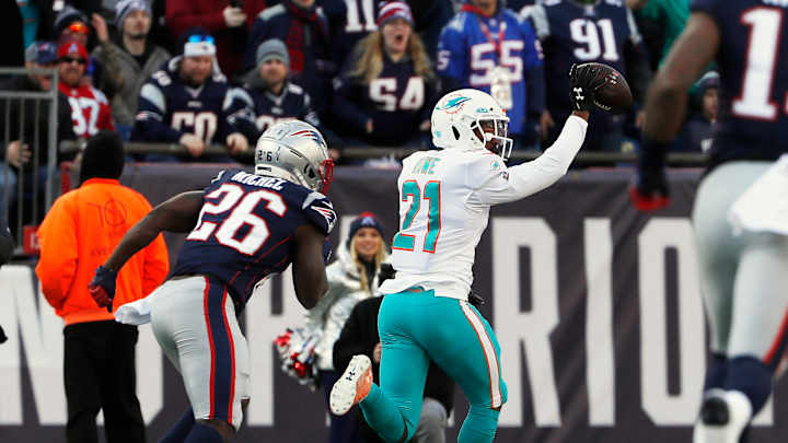 Patriots' Playoff Bye Hopes Spoiled By Loss to Dolphins in Regular-Season Finale Patriots' Playoff Bye Hopes Spoiled By Loss to Dolphins in Regular-Season Finale