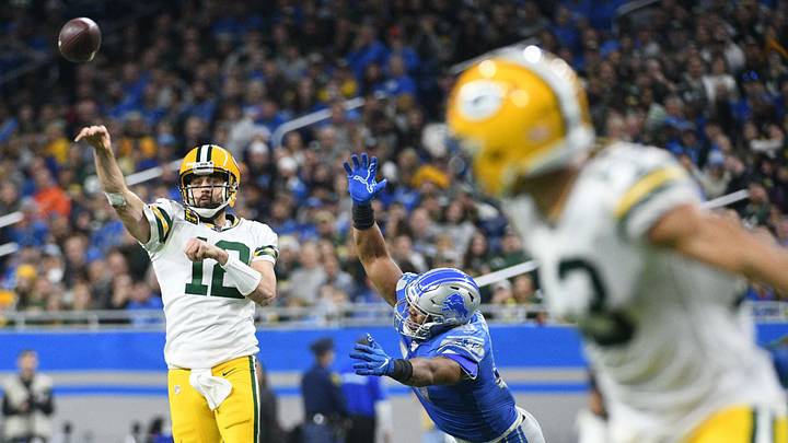 Packers Survive Rodgers’ Horrendous First Half Packers Survive Rodgers’ Horrendous First Half