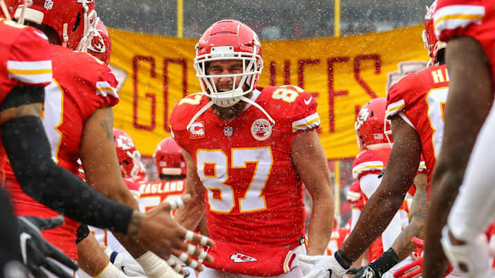 TE Travis Kelce Limited in Practice as Chiefs Prep for Playoffs vs. Texans TE Travis Kelce Limited in Practice as Chiefs Prep for Playoffs vs. Texans
