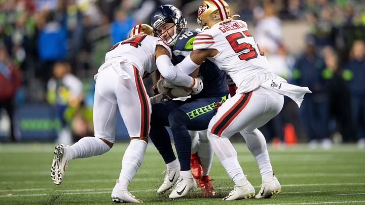 Seahawks Come Up Inches Short of NFC West Title Seahawks Come Up Inches Short of NFC West Title