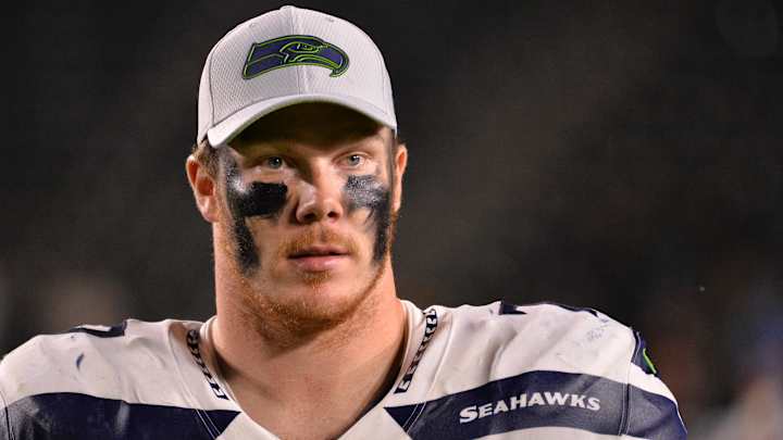 Ethan Pocic Returns to IR, Seahawks Promote Kyle Fuller