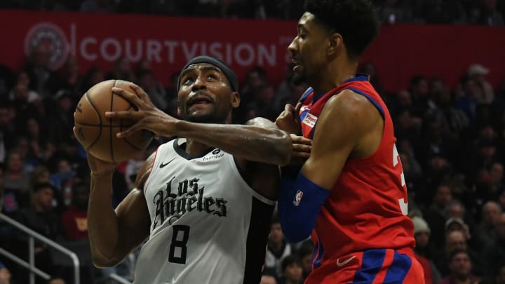 Zach Lowe expects the Clippers to make a move before the trade deadline