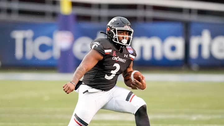 Cincinnati 38 Boston College 6: Bearcats Push Around Overmatched Eagles
