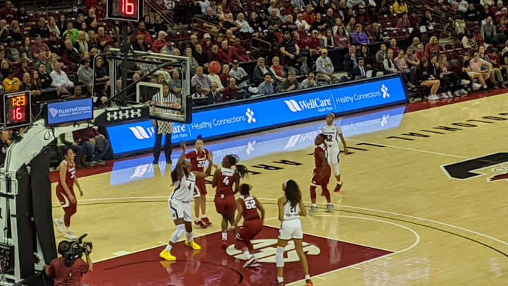 No. 4 South Carolina defeats No. 21 Arkansas