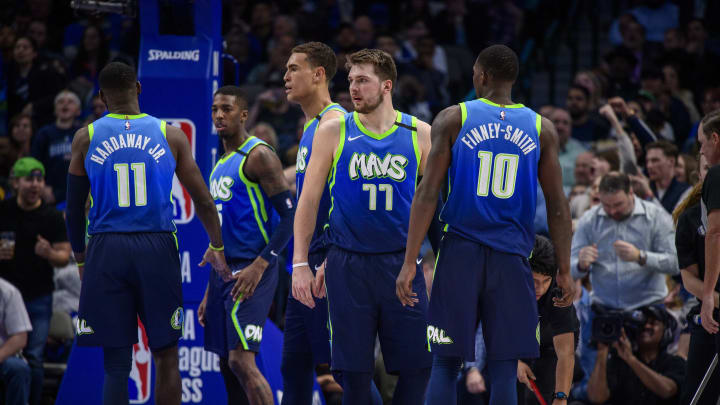 Mavs Monday Midseason Donuts: Maxi On The Phone, Porzingis in Vegas