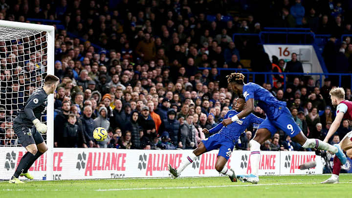 Hudson-Odoi Nets First EPL Goal as Chelsea Beats Burnley