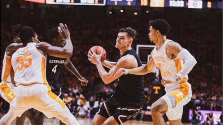 South Carolina loses close one to Tennessee