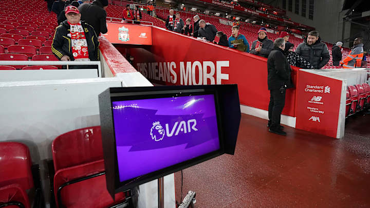 Premier League Tells Refs to Use Pitchside Monitors to Review Red Cards Premier League Tells Refs to Use Pitchside Monitors to Review Red Cards