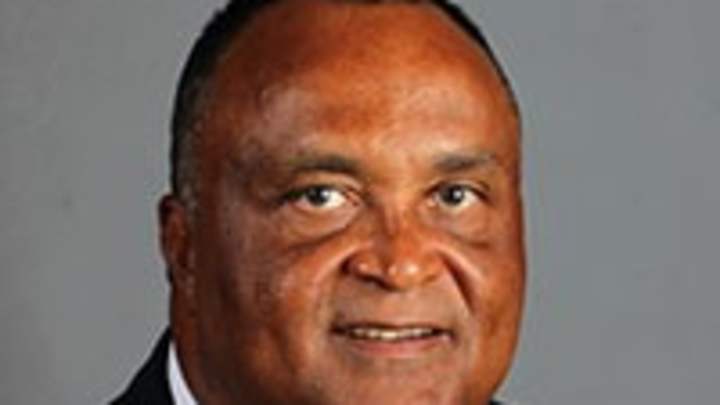 New York Giants Hire Burton Burns as Running Backs Coach