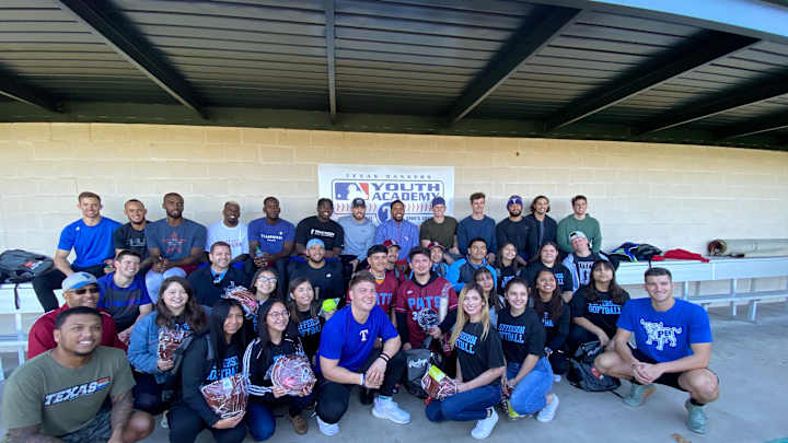 Rangers' Elvis Andrus Donates Equipment For Local High School Teams