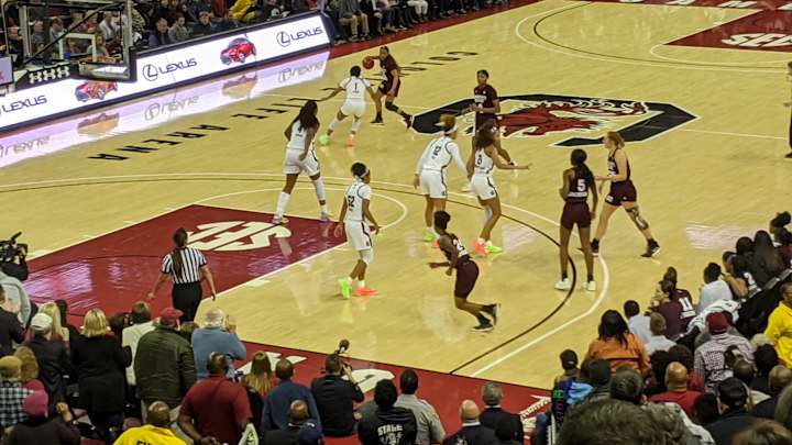 No. 1 South Carolina avoids upset