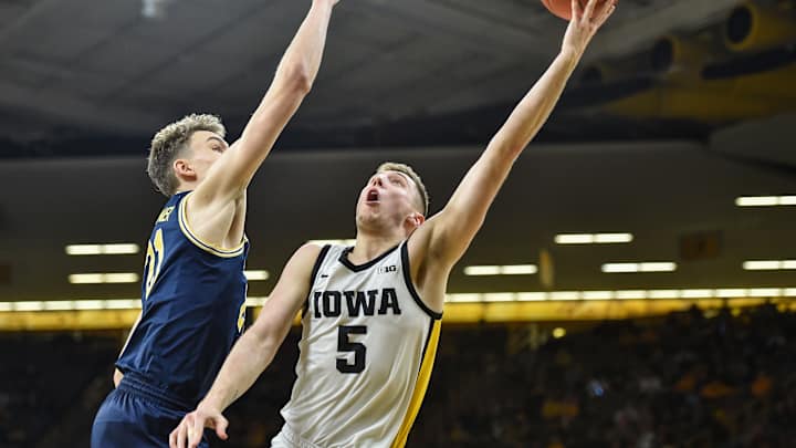 Iowa Sweeps Big Ten Honors Iowa Sweeps Big Ten Honors