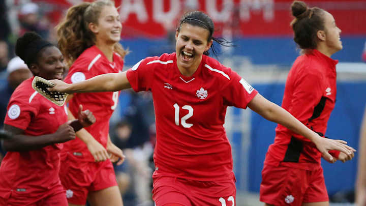 Sinclair Headlines Canada's Olympic Qualifying Squad, on Verge of Wambach's Record Sinclair Headlines Canada's Olympic Qualifying Squad, on Verge of Wambach's Record