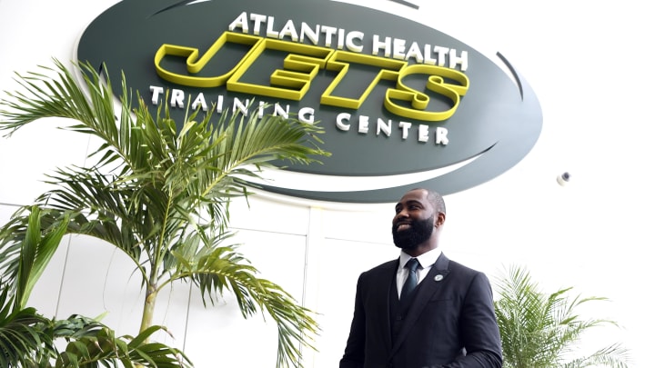Darrelle Revis, Antonio Cromartie & Richard Sherman Engage In Twitter War (Or Barbershop Talk) Darrelle Revis, Antonio Cromartie & Richard Sherman Engage In Twitter War (Or Barbershop Talk)