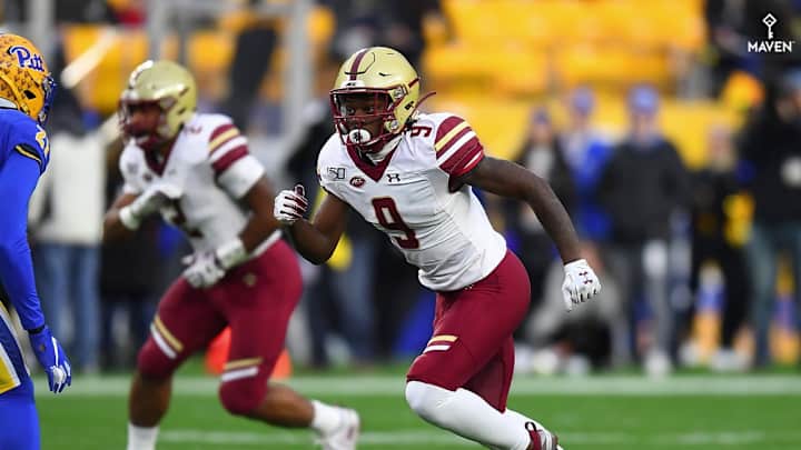 Even Injured, Kobay White Exemplifies Leadership