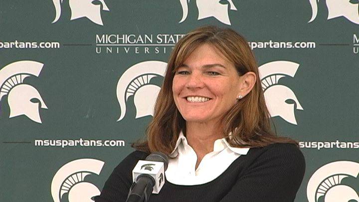 Volleyball Drops Match to No. 11 Michigan, 3-0