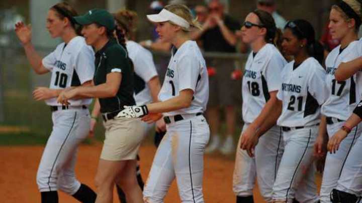 MSU Softball Takes Both Contests During Final Day of Miken Classic