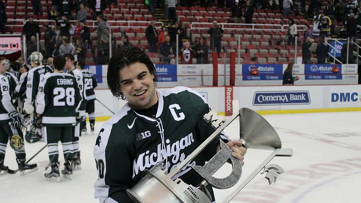 Just Like Football, Spartan Hockey Beats Michigan 3-2 On Awesome Final Play! Just Like Football, Spartan Hockey Beats Michigan 3-2 On Awesome Final Play!