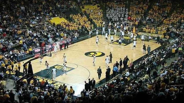 Spartans Quit in 72-52 Beat Down By the Hawkeyes