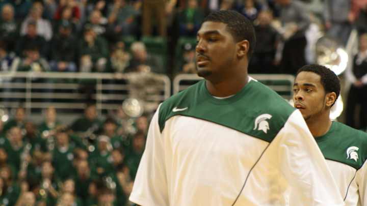 Spartan TE Dion Sims has Left Spartan Basketball and is Back in Winter Conditioning with the Football Team