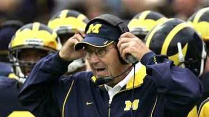 Legendary Michigan Head Coach Lloyd Carr Earns Duffy Daugherty Award