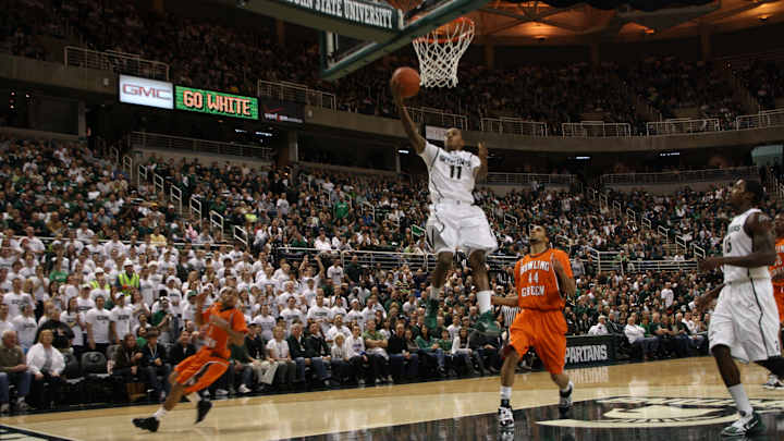 Spartans Roll to 6-2 With 74-39 Blowout of Bowling Green