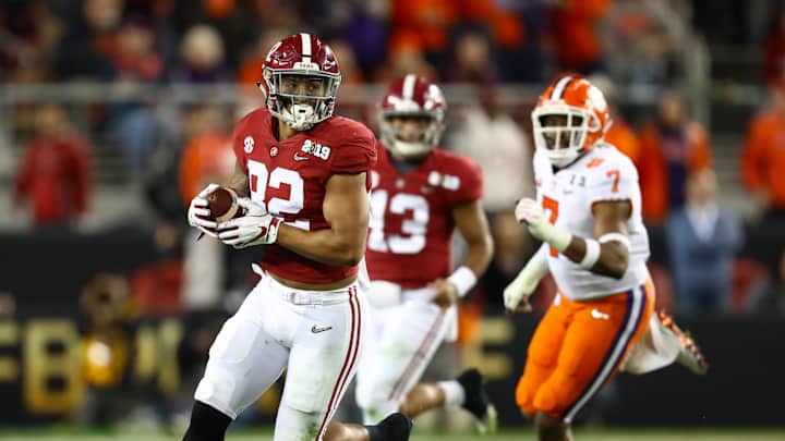 Patriots Still Need to Select Tight End Early in Draft