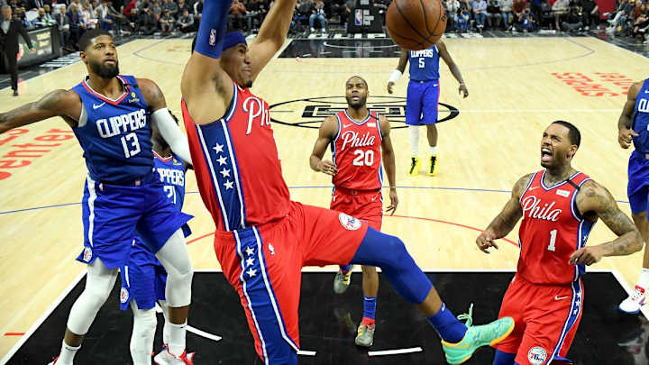 76ers: Mike Scott Decorates Tobias Harris' Hotel Door for his Birthday
