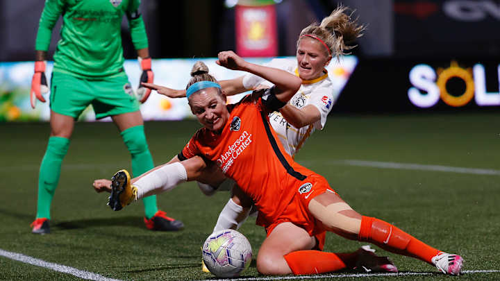Houston Dash Top Utah Royals in Penalties to Advance at NWSL Challenge Cup