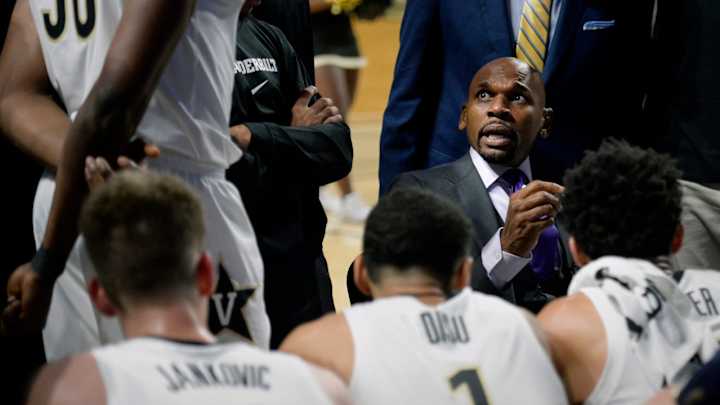 Thomas Officially Joins Vanderbilt Basketball