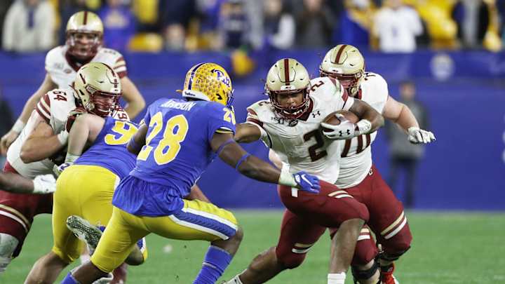 Zion Johnson and Ben Petrula Named To Outland Trophy Watchlist