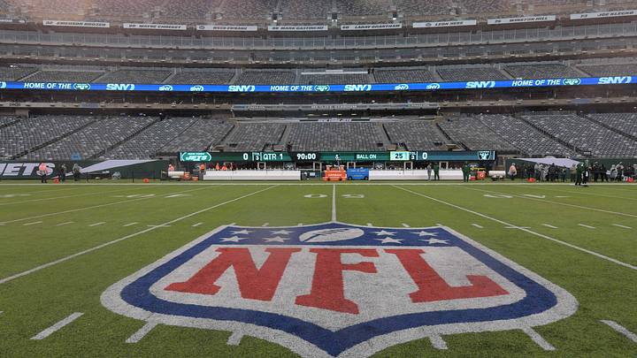 Report: Patriots QBs Set to Report to Training Camp Monday Report: Patriots QBs Set to Report to Training Camp Monday
