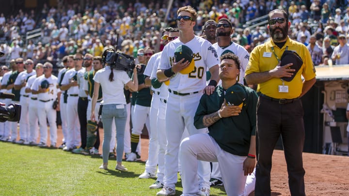 Report: Mets to Sign Catcher Bruce Maxwell, First MLB Player to Kneel During National Anthem