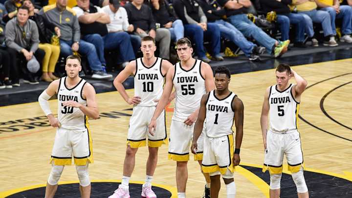 Iowa's Men's Basketball Team Pauses Workouts