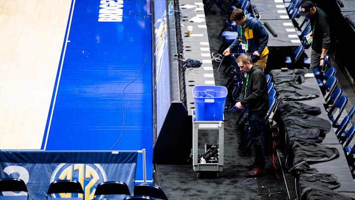 Coronavirus, the Media and Playing College Football this Fall