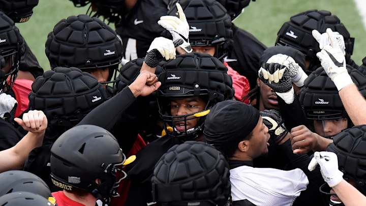 Vanderbilt Football gets Commitment from Ohio Linebacker AJ Campbell