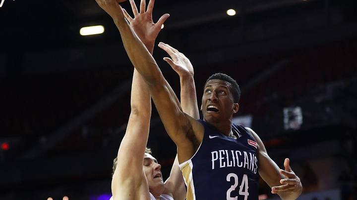 Free agent guard Dawkins agrees to deal in Germany