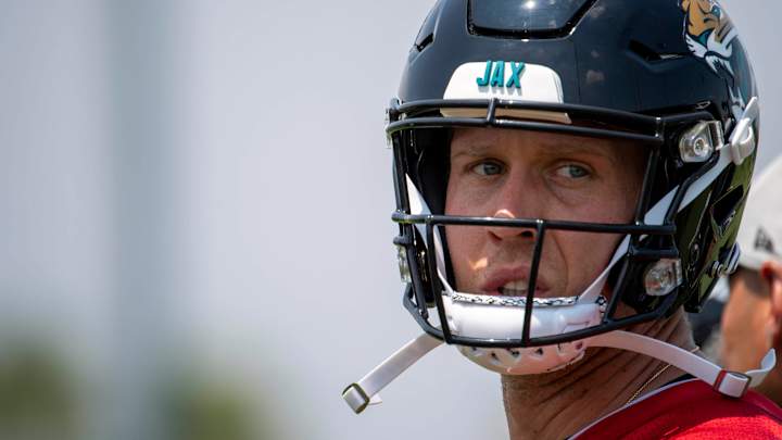 Nick Foles Supplies QB Wisdom Mitchell Trubisky Still Needs