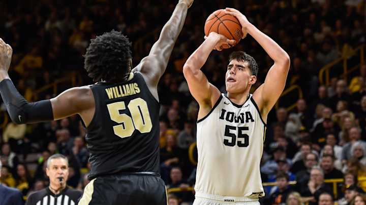 Iowa's Garza Will Return For Senior Season