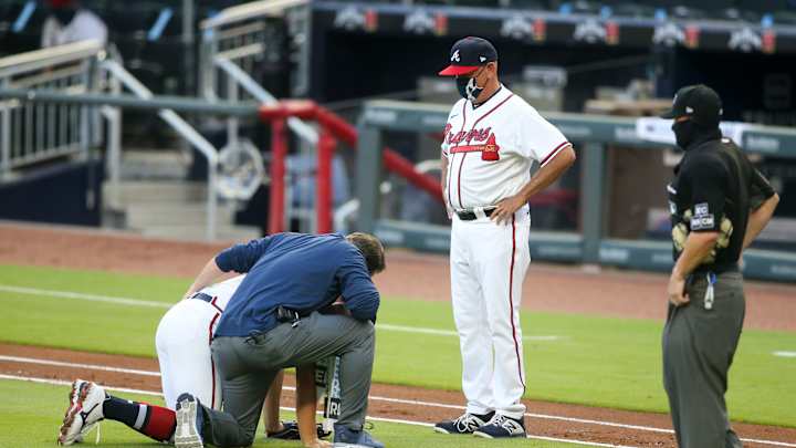 Freddie Freeman reacts to Mike Soroka injury