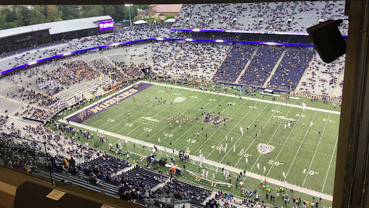 Coaches Poll Mentions Washington, But Needs to See a Quarterback