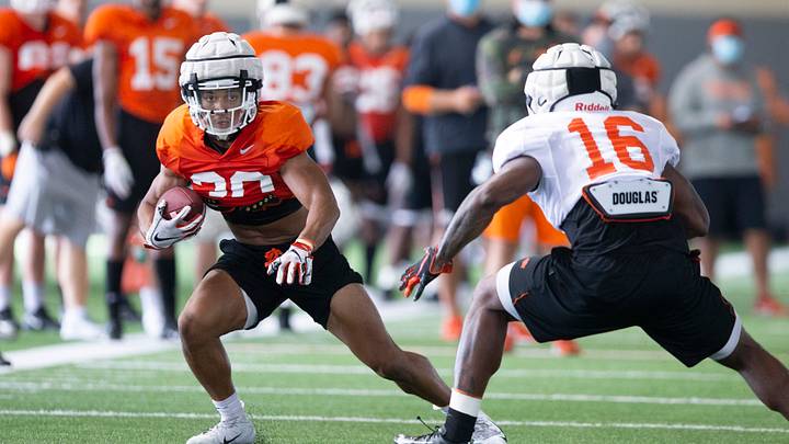 Hubbard and Wallace Tabbed Preseason AP All-Americans Hubbard and Wallace Tabbed Preseason AP All-Americans