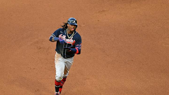 Braves sweep Phillies with 8-0 win in game two Braves sweep Phillies with 8-0 win in game two