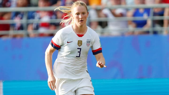 USWNT Star Sam Mewis Signs With Man City Women