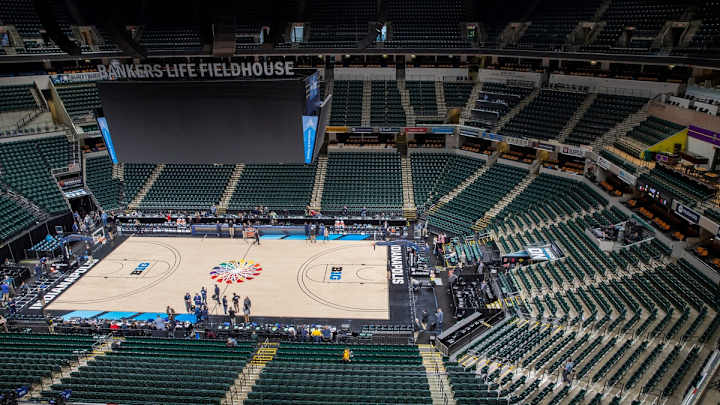 As College Football Wobbles, Is Basketball Watching? As College Football Wobbles, Is Basketball Watching?