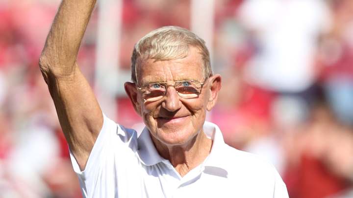 Lou Holtz Beautifully Illustrates Flaw In 'Bring Back Football' Arguments
